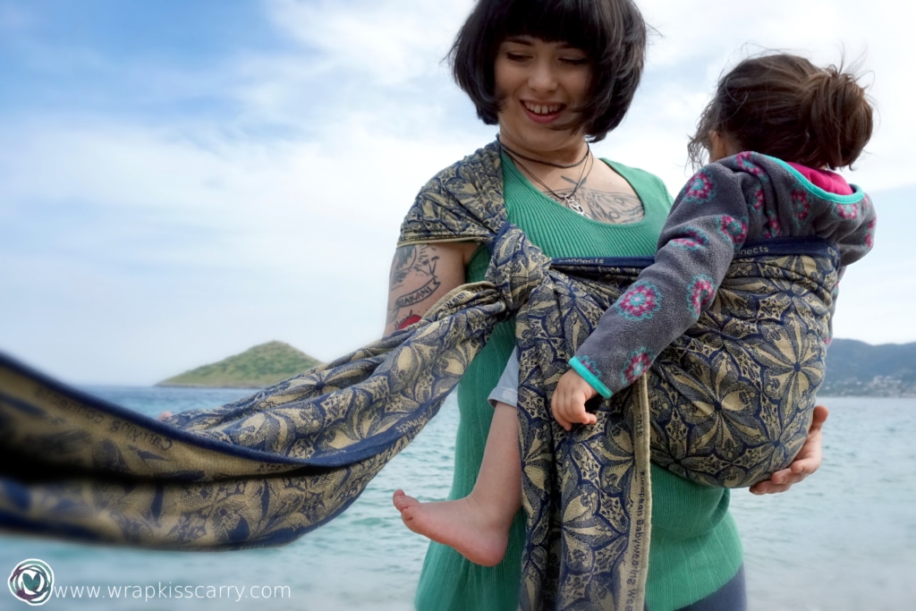 Babywearing consultant Simoni Gruber from Greece with Didymos carrying connects